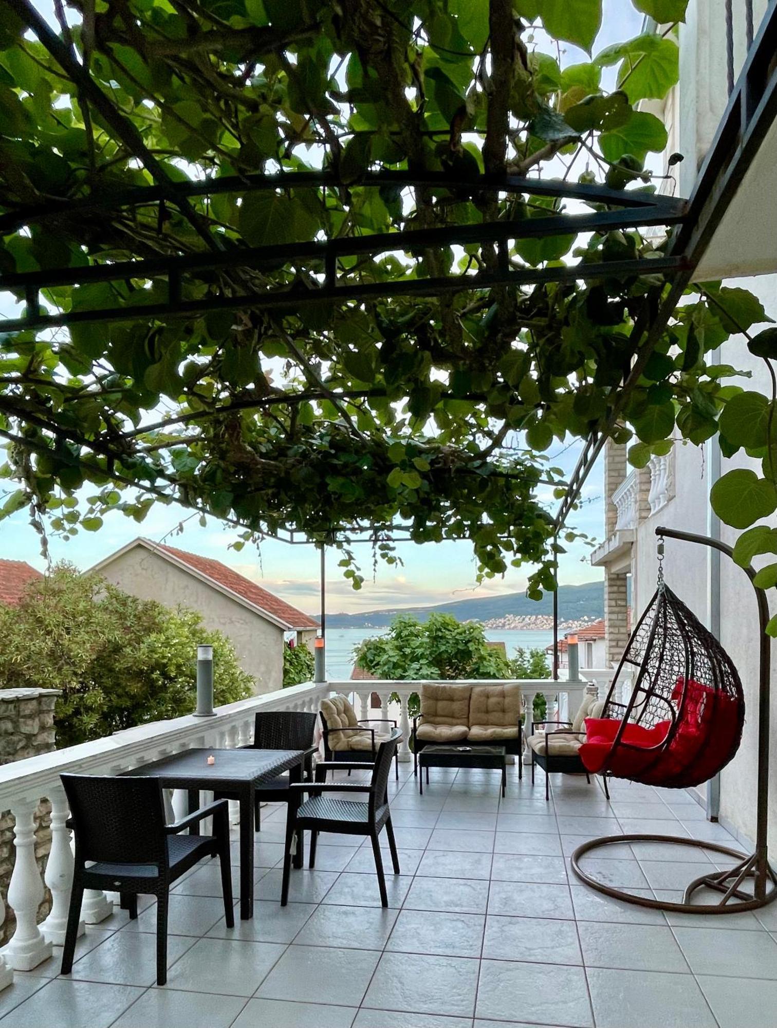 Family House With Pool & Sea View Aparthotel Bijela Exterior foto