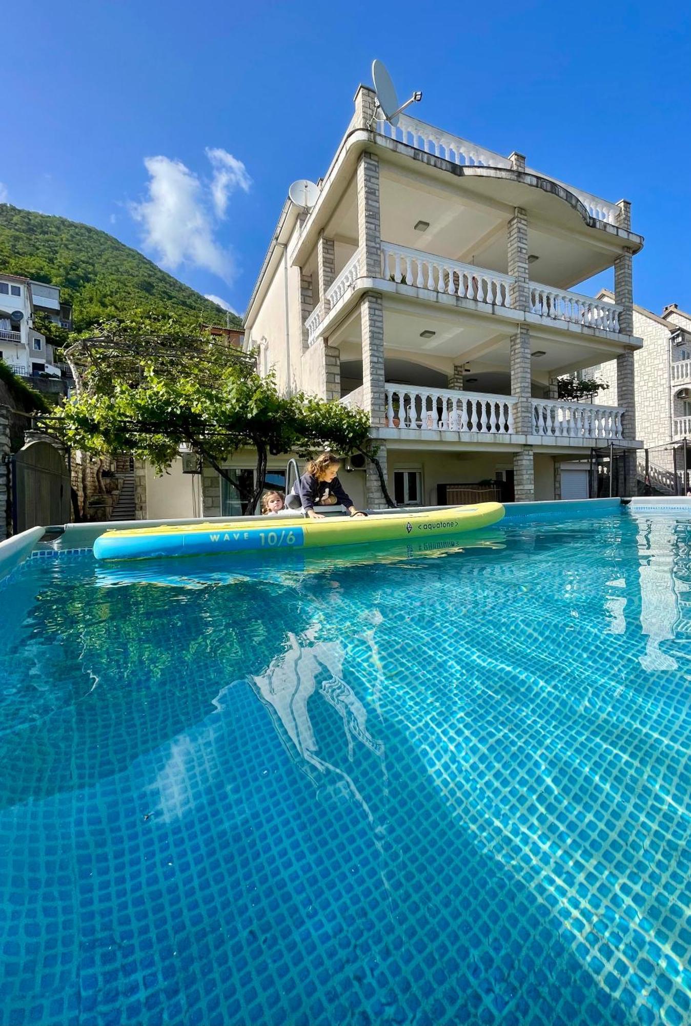 Family House With Pool & Sea View Aparthotel Bijela Exterior foto