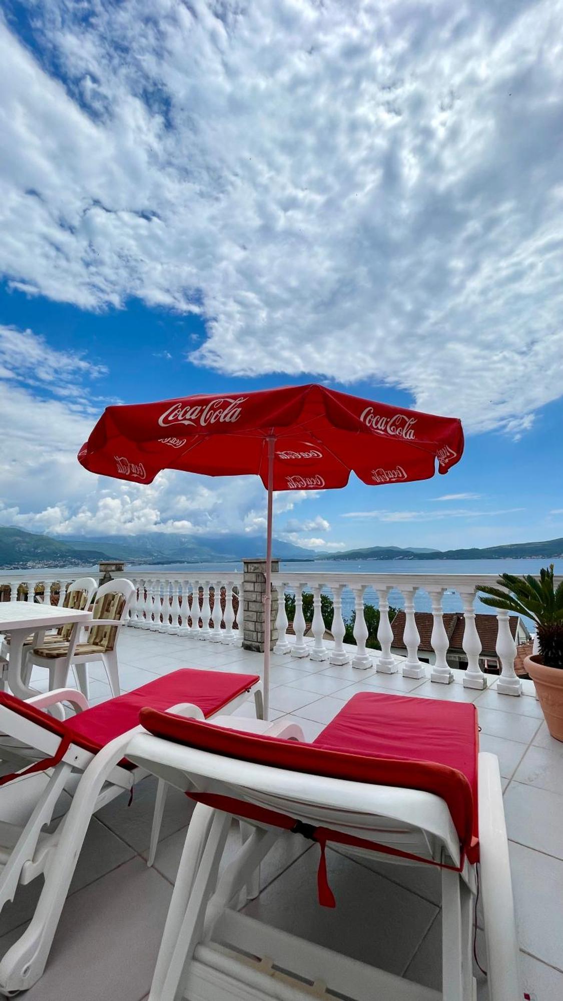 Family House With Pool & Sea View Aparthotel Bijela Exterior foto