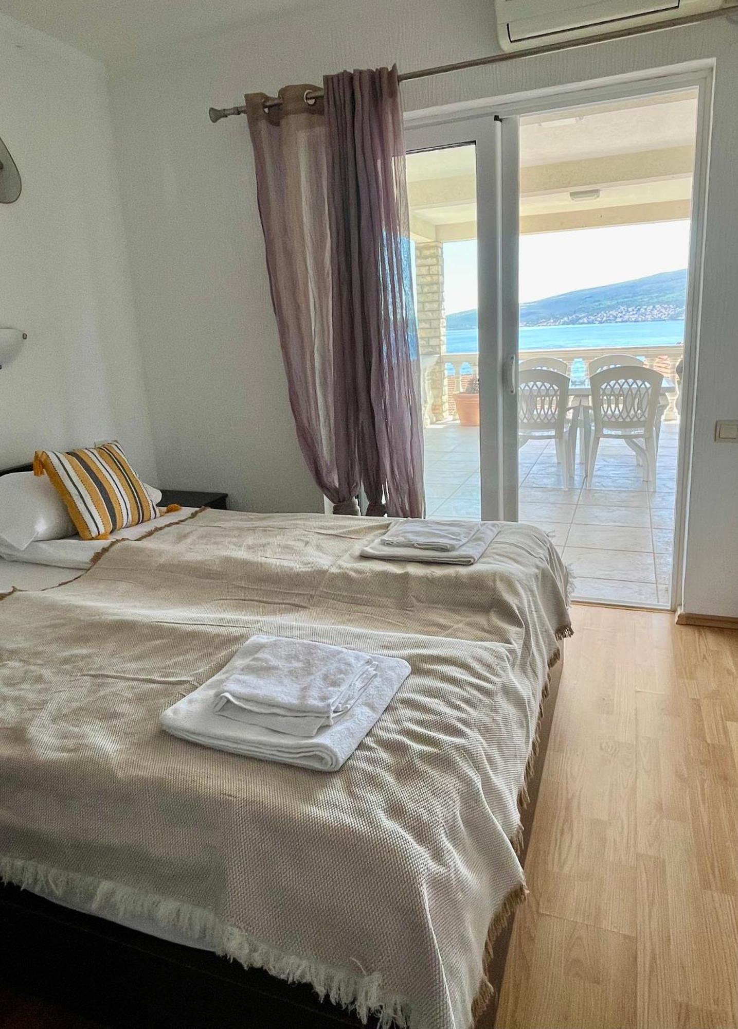 Family House With Pool & Sea View Aparthotel Bijela Exterior foto