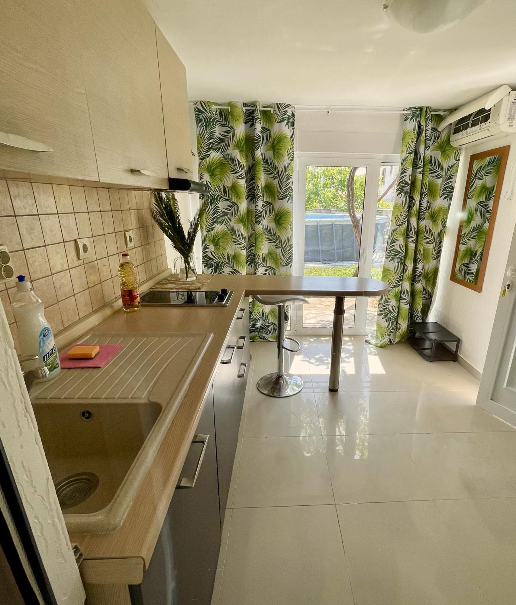 Family House With Pool & Sea View Aparthotel Bijela Exterior foto