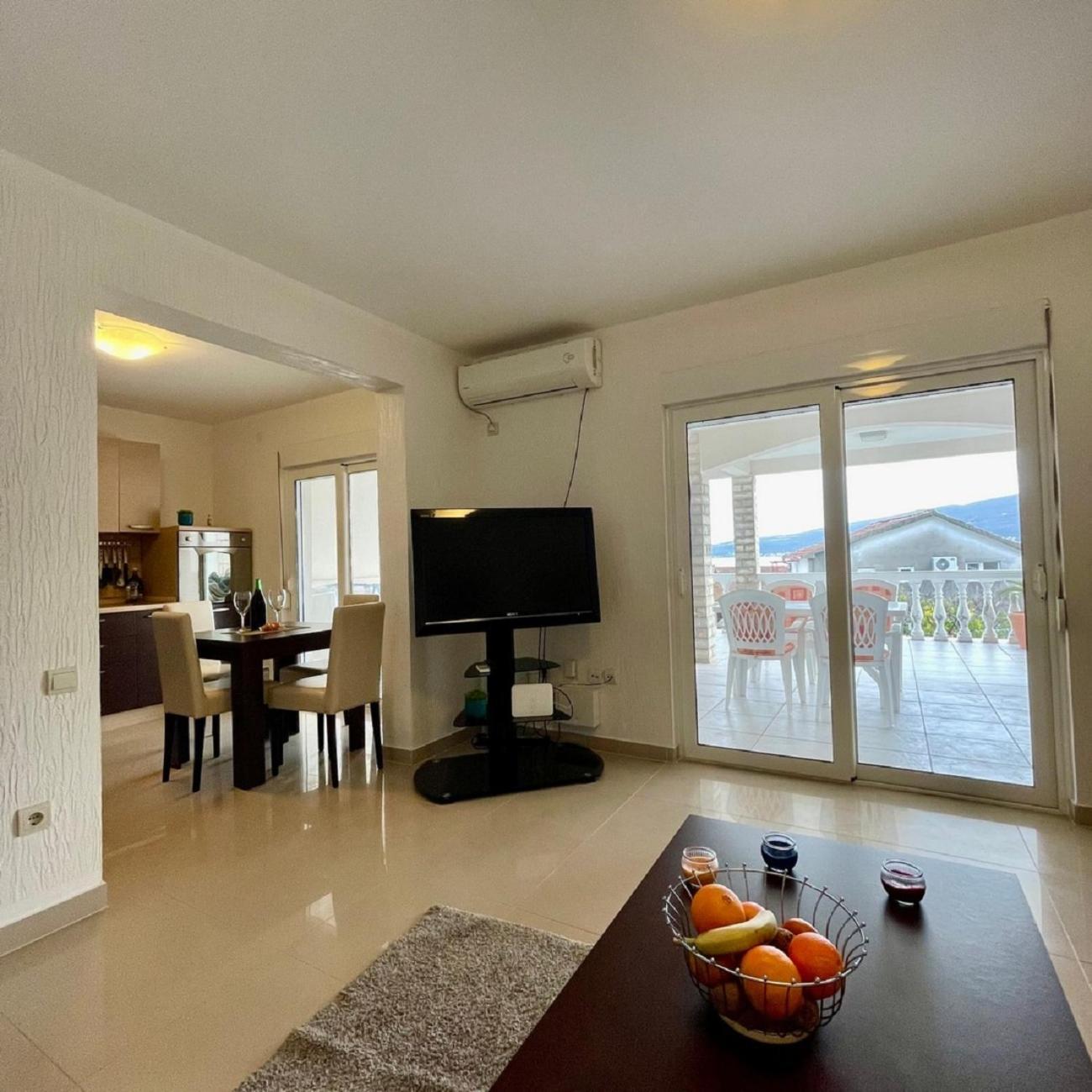 Family House With Pool & Sea View Aparthotel Bijela Exterior foto